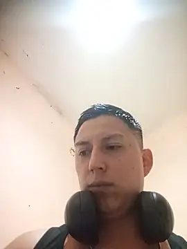 Snapshot of LuisMex1998 chatting on 07-12-26, 12:07 LuisMex1998 online show from 07-12-26, 12:07