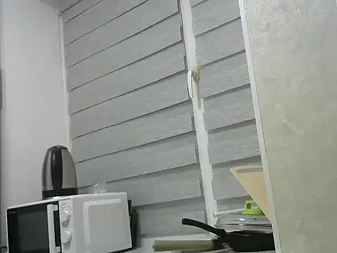 Snapshot of elysiann3 chatting on 02-05-25, 02:26 elysiann3 online show from 02-05-25, 02:26