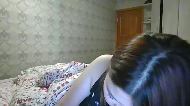 Snapshot of elysiann3 chatting on 02-05-25, 05:31 elysiann3 online show from 02-05-25, 05:31