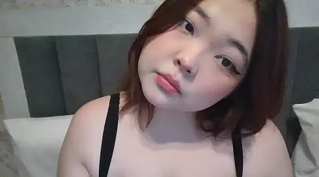 Snapshot of elysiann3 chatting on 03-19-25, 12:12 elysiann3 online show from 03-19-25, 12:12