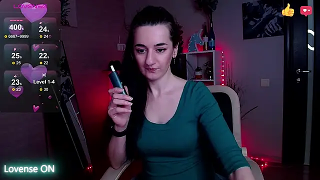 Snapshot of JessicaAlfo chatting on 02-21-25, 11:44 JessicaAlfo online show from 02-21-25, 11:44