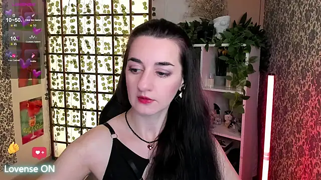 Snapshot of JessicaAlfo chatting on 10-11-25, 02:22 JessicaAlfo online show from 10-11-25, 02:22