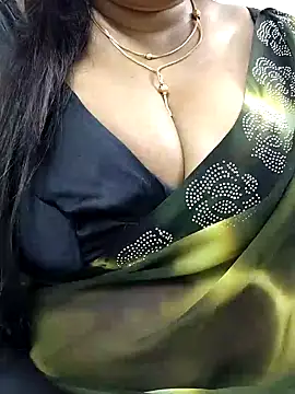 Snapshot of Queenflowerr chatting on 01-24-25, 08:54 Queenflowerr online show from 01-24-25, 08:54