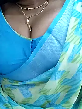 Snapshot of Queenflowerr chatting on 02-01-25, 05:26 Queenflowerr online show from 02-01-25, 05:26