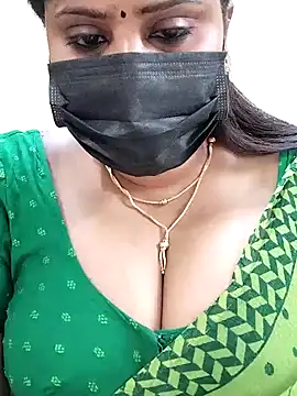 Snapshot of Queenflowerr chatting on 02-02-25, 01:02 Queenflowerr online show from 02-02-25, 01:02