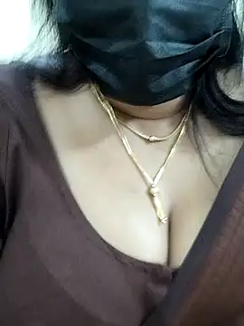 Snapshot of Queenflowerr chatting on 02-11-25, 07:38 Queenflowerr online show from 02-11-25, 07:38