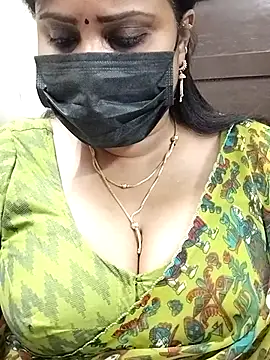 Snapshot of Queenflowerr chatting on 02-21-25, 01:55 Queenflowerr online show from 02-21-25, 01:55