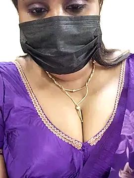 Snapshot of Queenflowerr chatting on 02-21-25, 07:10 Queenflowerr online show from 02-21-25, 07:10