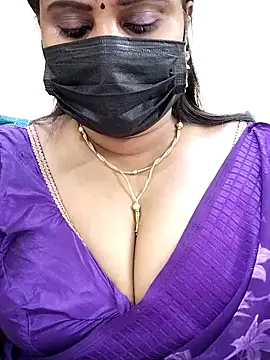 Snapshot of Queenflowerr chatting on 03-02-25, 04:42 Queenflowerr online show from 03-02-25, 04:42