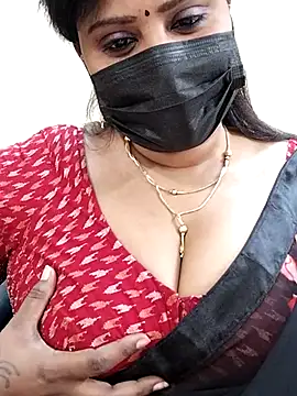 Snapshot of Queenflowerr chatting on 03-06-25, 02:30 Queenflowerr online show from 03-06-25, 02:30