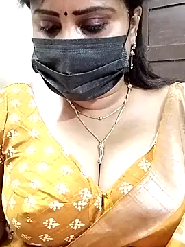 Snapshot of Queenflowerr chatting on 03-11-25, 11:01 Queenflowerr online show from 03-11-25, 11:01