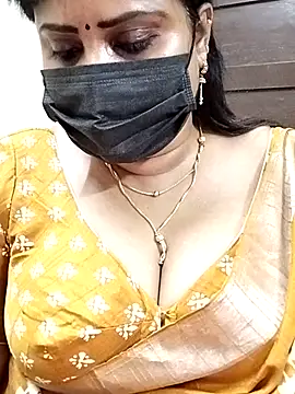 Snapshot of Queenflowerr chatting on 03-11-25, 04:18 Queenflowerr online show from 03-11-25, 04:18