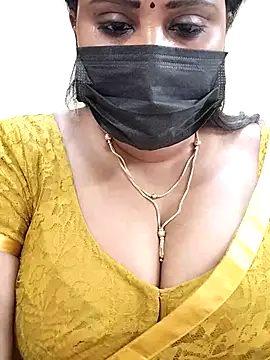 Snapshot of Queenflowerr chatting on 03-21-25, 07:35 Queenflowerr online show from 03-21-25, 07:35