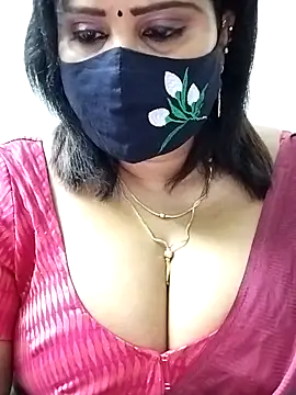 Snapshot of Queenflowerr chatting on 09-09-25, 04:45 Queenflowerr online show from 09-09-25, 04:45