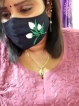 Snapshot of Queenflowerr chatting on 09-26-25, 06:34 Queenflowerr online show from 09-26-25, 06:34