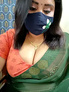 Queenflowerr online show from 04-18-26, 07:51