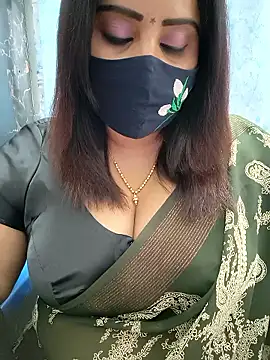 Queenflowerr online show from 06-01-26, 10:50