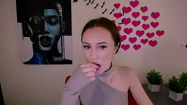 Snapshot of Nikonara_Love chatting on 01-21-25, 01:22 Nikonara Love online show from 01-21-25, 01:22