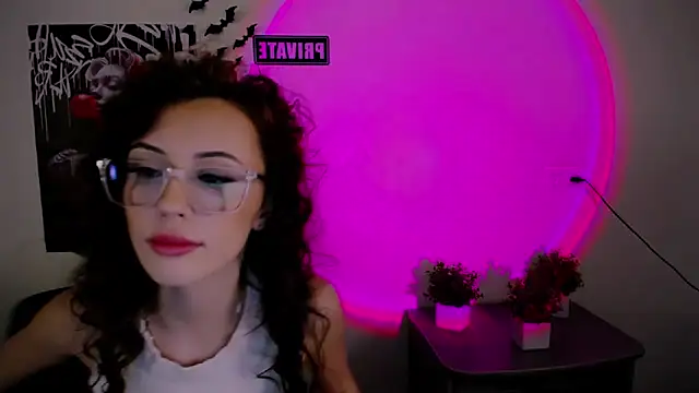 Snapshot of Nikonara_Love chatting on 03-01-25, 03:38 Nikonara Love online show from 03-01-25, 03:38