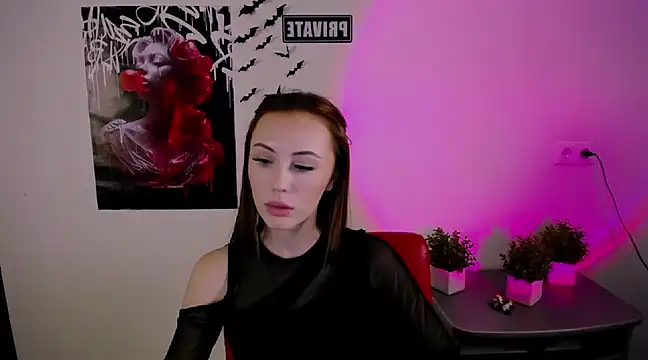 Snapshot of Nikonara_Love chatting on 03-08-25, 06:05 Nikonara Love online show from 03-08-25, 06:05