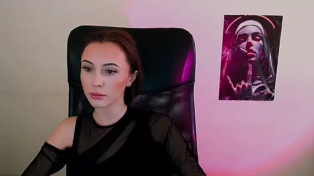 Snapshot of Nikonara_Love chatting on 03-18-25, 12:25 Nikonara Love online show from 03-18-25, 12:25