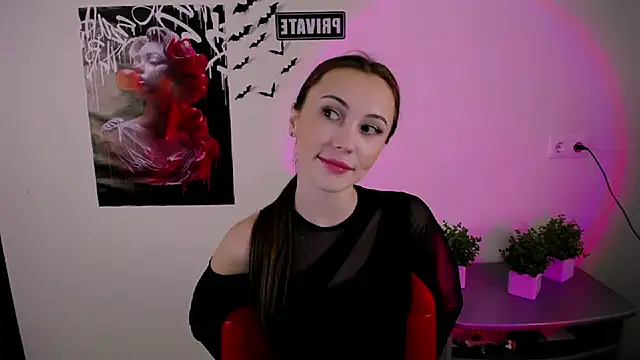 Snapshot of Nikonara_Love chatting on 03-18-25, 03:31 Nikonara Love online show from 03-18-25, 03:31