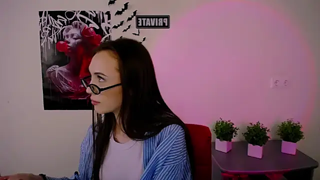 Snapshot of Nikonara_Love chatting on 03-21-25, 11:55 Nikonara Love online show from 03-21-25, 11:55