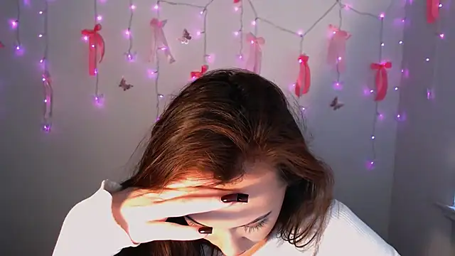 Nikonara Love online show from 12-15-25, 01:15