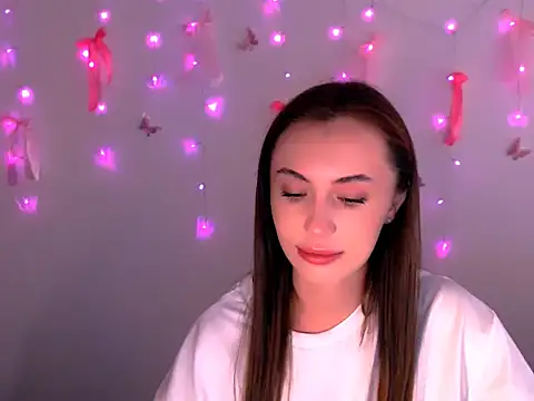 Snapshot of Nikonara_Love chatting on 05-04-26, 04:25 Nikonara Love online show from 05-04-26, 04:25