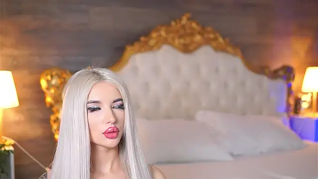 Snapshot of Juicy_Jessye chatting on 02-25-25, 02:47 Juicy Jessye online show from 02-25-25, 02:47