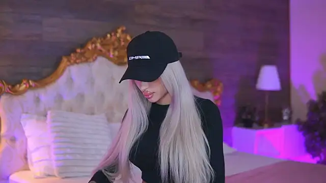 Snapshot of Juicy_Jessye chatting on 10-03-25, 07:44 Juicy Jessye online show from 10-03-25, 07:44