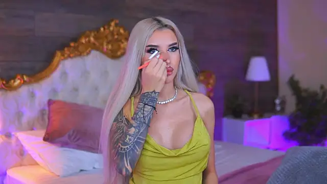 Snapshot of Juicy_Jessye chatting on 12-05-25, 09:00 Juicy Jessye online show from 12-05-25, 09:00