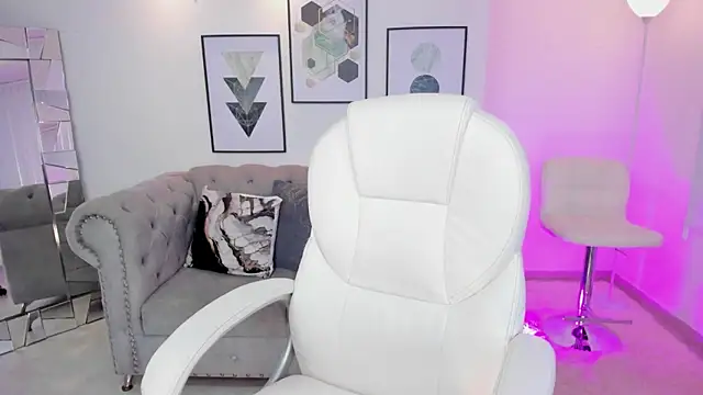 Snapshot of Layla_Breezee chatting on 03-02-25, 03:16 Layla Breezee online show from 03-02-25, 03:16