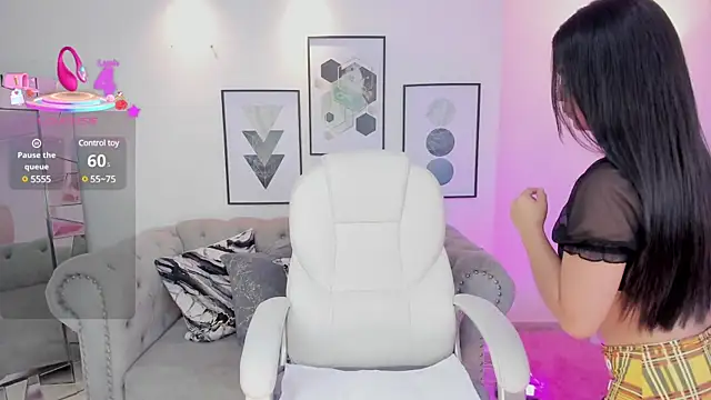 Snapshot of Layla_Breezee chatting on 03-21-25, 05:45 Layla Breezee online show from 03-21-25, 05:45