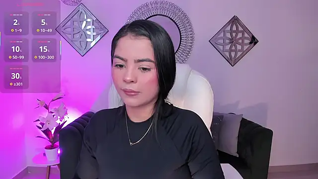 Snapshot of Layla_Breezee chatting on 12-15-25, 12:31 Layla Breezee online show from 12-15-25, 12:31