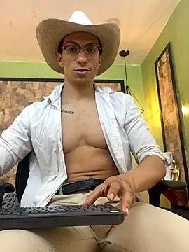 Snapshot of ApoloCruz chatting on 10-03-25, 05:59 ApoloCruz online show from 10-03-25, 05:59