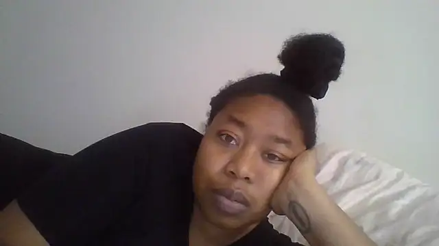 Snapshot of angeliquebelcali chatting on 02-23-25, 02:14 angeliquebelcali online show from 02-23-25, 02:14