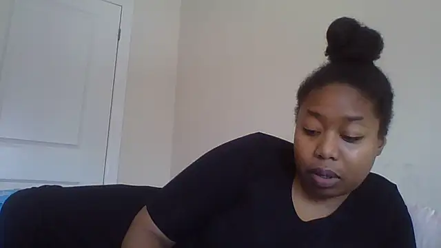 Snapshot of angeliquebelcali chatting on 02-24-25, 06:36 angeliquebelcali online show from 02-24-25, 06:36