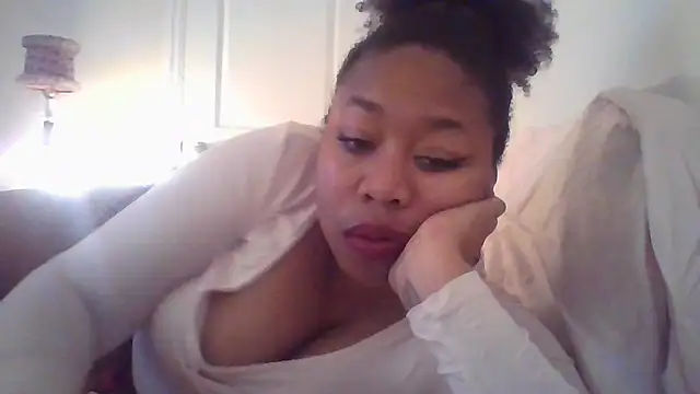Snapshot of angeliquebelcali chatting on 03-17-25, 12:19 angeliquebelcali online show from 03-17-25, 12:19