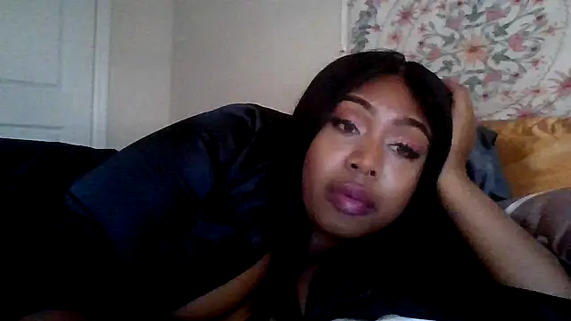 Snapshot of angeliquebelcali chatting on 09-13-25, 10:20 angeliquebelcali online show from 09-13-25, 10:20