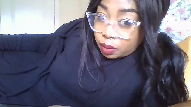 Snapshot of angeliquebelcali chatting on 09-18-25, 08:11 angeliquebelcali online show from 09-18-25, 08:11