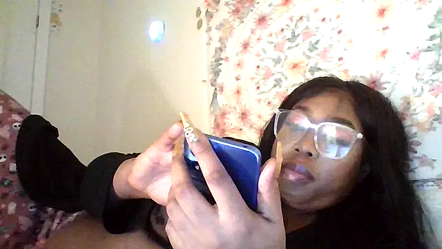 Snapshot of angeliquebelcali chatting on 09-20-25, 08:04 angeliquebelcali online show from 09-20-25, 08:04