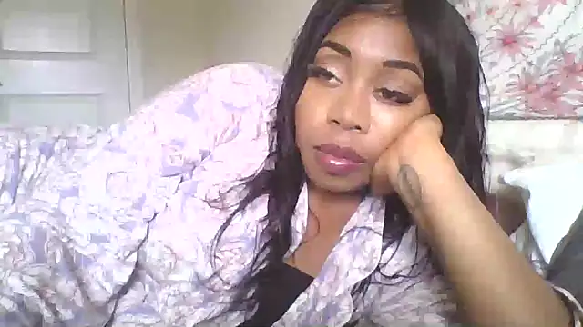 Snapshot of angeliquebelcali chatting on 09-23-25, 07:17 angeliquebelcali online show from 09-23-25, 07:17