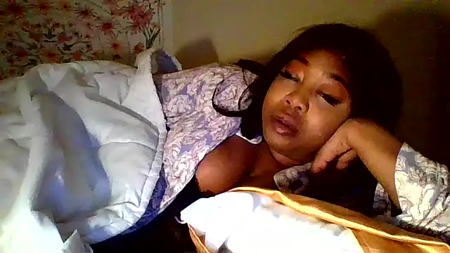 Snapshot of angeliquebelcali chatting on 10-14-25, 07:09 angeliquebelcali online show from 10-14-25, 07:09