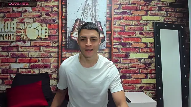 Snapshot of Frank_Millers chatting on 01-21-25, 12:07 Frank Millers online show from 01-21-25, 12:07