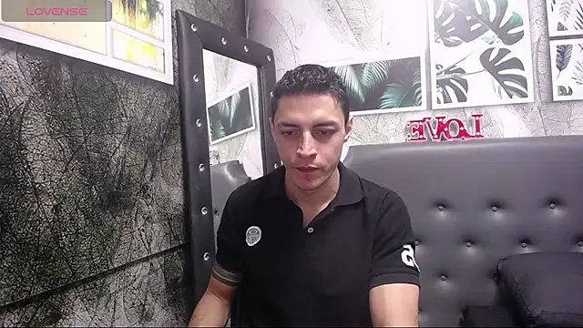 Snapshot of Frank_Millers chatting on 02-11-25, 04:02 Frank Millers online show from 02-11-25, 04:02