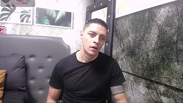 Snapshot of Frank_Millers chatting on 02-17-25, 06:48 Frank Millers online show from 02-17-25, 06:48