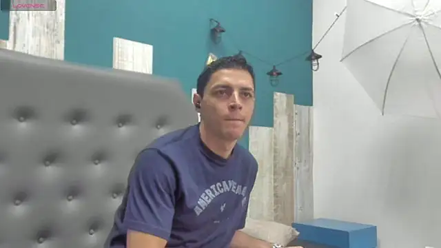 Snapshot of Frank_Millers chatting on 10-08-25, 08:17 Frank Millers online show from 10-08-25, 08:17