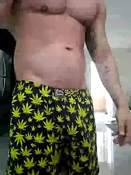Snapshot of badbrown chatting on 01-30-25, 12:37 badbrown online show from 01-30-25, 12:37