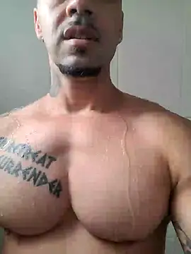 Snapshot of badbrown chatting on 02-08-25, 04:57 badbrown online show from 02-08-25, 04:57